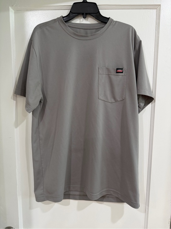 Dickies Other - Dickies Short Sleeve Pocket Tee in Gray